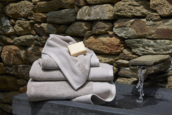 Viana by Amalia Home Collection