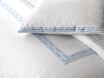 MEMÓRIA Duvet Cover Set with U-shape embroidery in Egyptian cotton