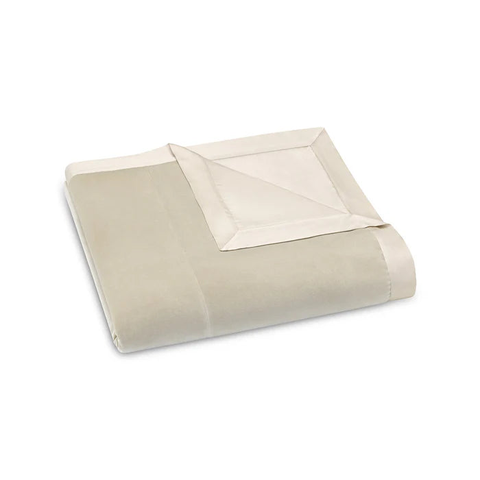 Cirrus velvet bedspread with Egyptian cotton sateen reverse
