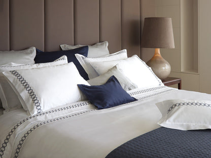 Ornato Duvet Cover – Elegant Embroidered Sateen