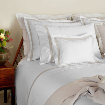 Sónia Flat Sheet Set with lace hem and hemstitch details – elegant cotton