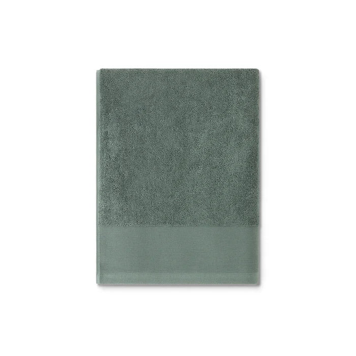 Viana Egyptian cotton towel with decorative classic pattern