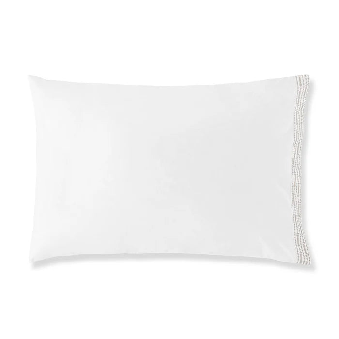 MEMÓRIA Sham Pillowcases Pair with elegant edge embroidery in cotton