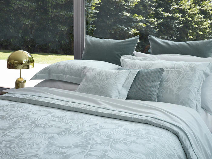 Copacabana cotton silk jacquard duvet cover with tropical pattern