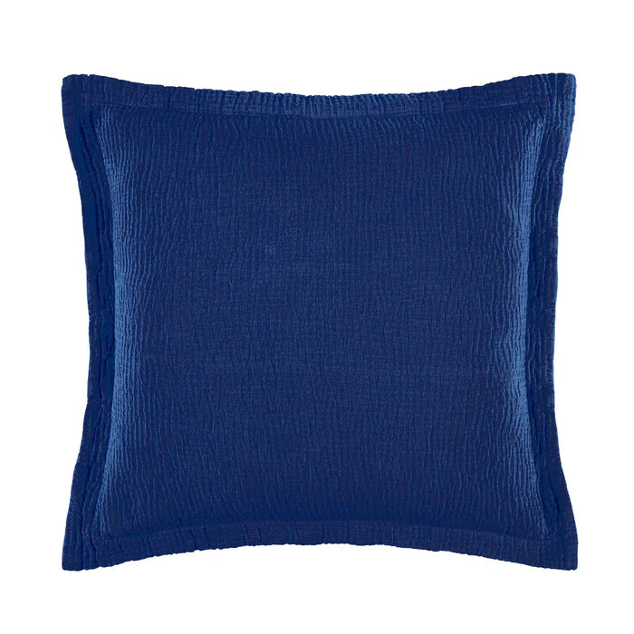 Areia decorative pillow in textured combed cotton matelassé