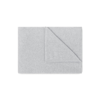 Lúcia 100% cashmere throw blanket with luxurious soft texture
