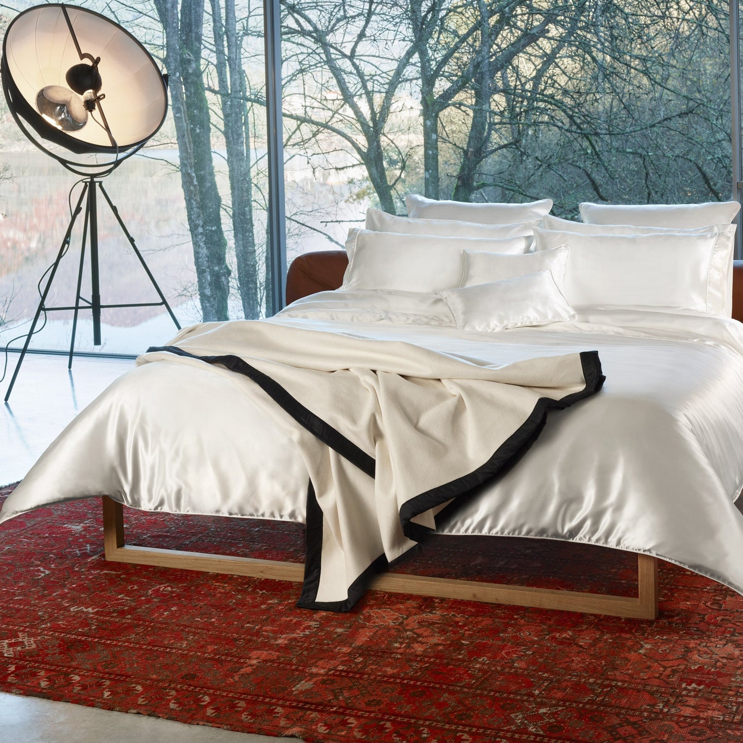 Maria Duvet Cover – Pure Mulberry Silk Elegance
